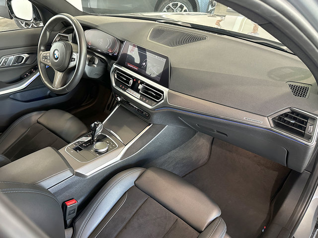 BMW Serie 3 330i Touring color Gris Plata. Año 2021. 190KW(258CV). Gasolina. En concesionario Autogal de Ourense