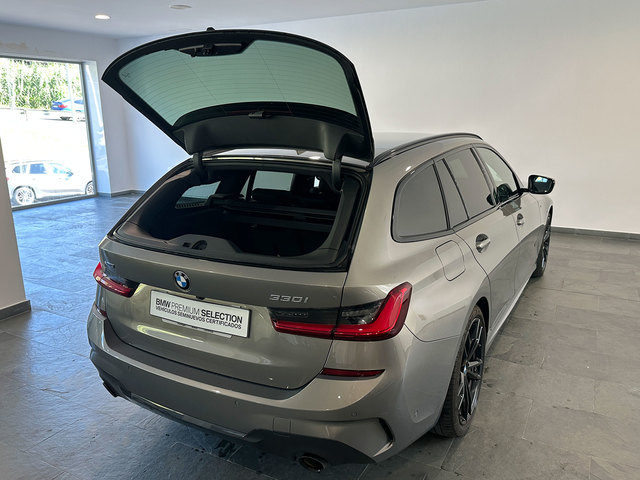 BMW Serie 3 330i Touring color Gris Plata. Año 2021. 190KW(258CV). Gasolina. En concesionario Autogal de Ourense