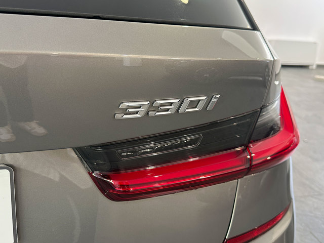 BMW Serie 3 330i Touring color Gris Plata. Año 2021. 190KW(258CV). Gasolina. En concesionario Autogal de Ourense