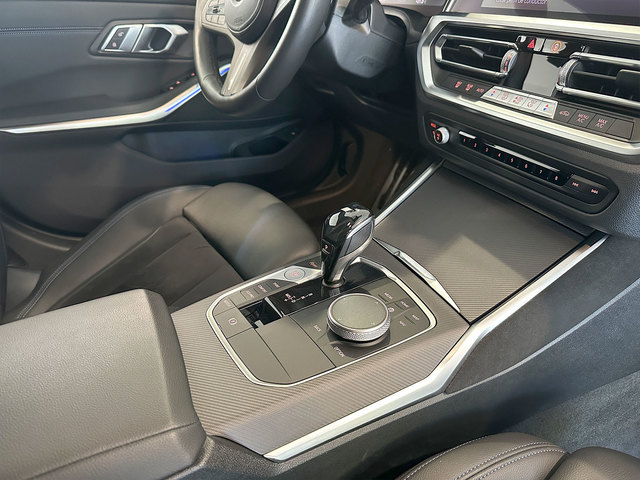 BMW Serie 3 330i Touring color Gris Plata. Año 2021. 190KW(258CV). Gasolina. En concesionario Autogal de Ourense