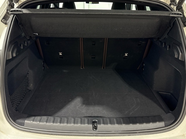 BMW X1 sDrive20d color Blanco. Año 2024. 120KW(163CV). Diésel. En concesionario Auto Premier, S.A. - MADRID de Madrid