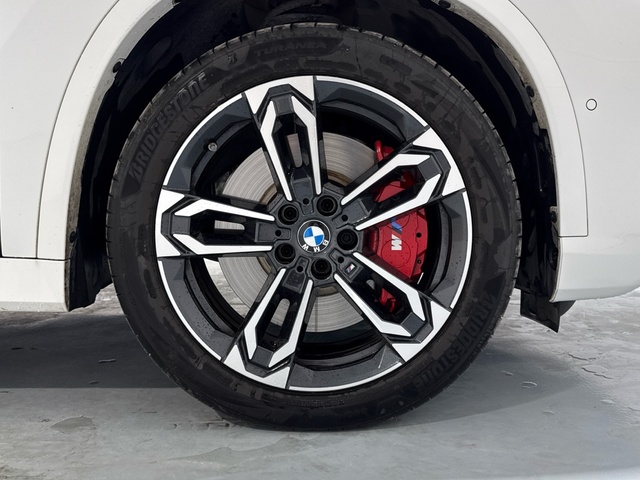 BMW X1 sDrive20d color Blanco. Año 2024. 120KW(163CV). Diésel. En concesionario Auto Premier, S.A. - MADRID de Madrid