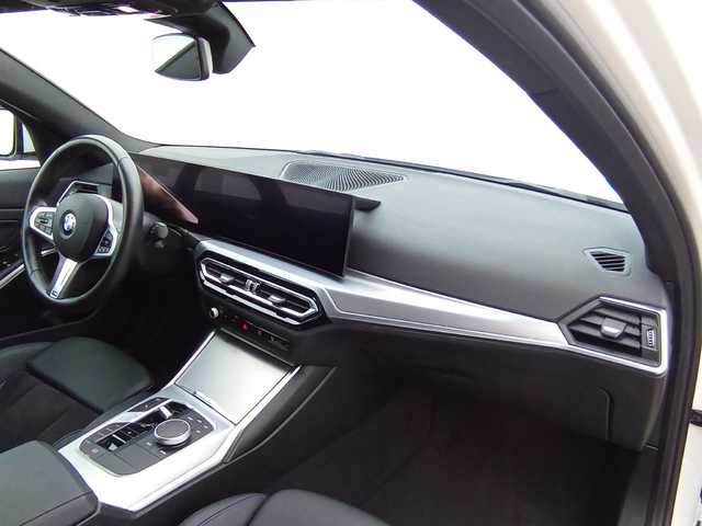 BMW Serie 3 318d color Blanco. Año 2024. 110KW(150CV). Diésel. En concesionario Augusta Aragon S.A. de Zaragoza