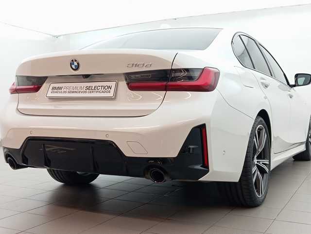 BMW Serie 3 318d color Blanco. Año 2024. 110KW(150CV). Diésel. En concesionario Augusta Aragon S.A. de Zaragoza