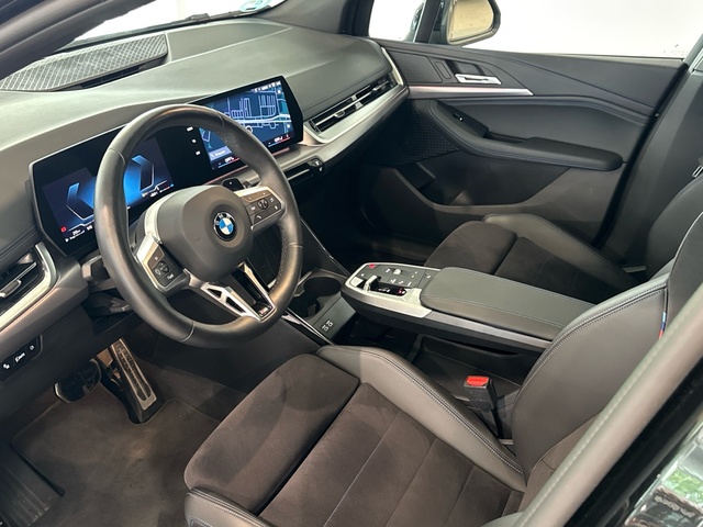 BMW Serie 2 218d Active Tourer color Negro. Año 2024. 110KW(150CV). Diésel. En concesionario Motor Gorbea de Álava
