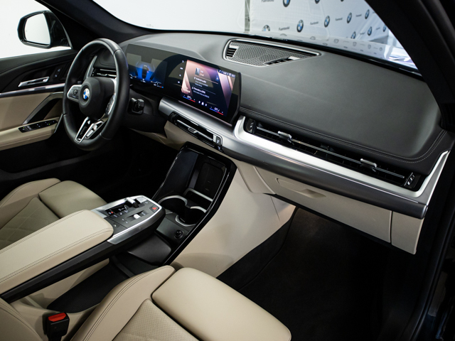 BMW X1 sDrive20d color Negro. Año 2024. 120KW(163CV). Diésel. En concesionario BMW Fuenteolid Valladolid de Valladolid