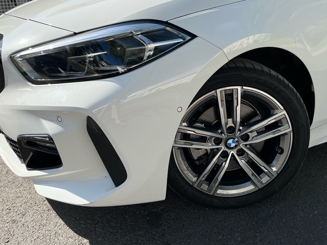 BMW Serie 1 118d color Blanco. Año 2021. 110KW(150CV). Diésel. En concesionario Murcia Premium S.L. AV DEL ROCIO de Murcia