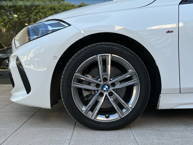 BMW Serie 1 118d color Blanco. Año 2021. 110KW(150CV). Diésel. En concesionario Murcia Premium S.L. AV DEL ROCIO de Murcia