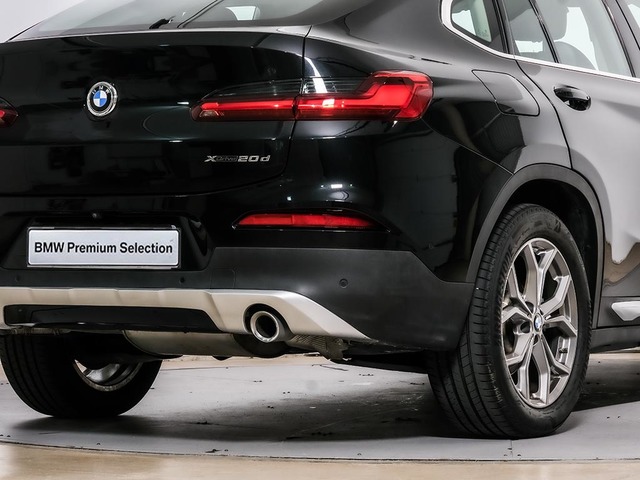 BMW X4 xDrive20d color Negro. Año 2020. 140KW(190CV). Diésel. En concesionario Oliva Motor Tarragona de Tarragona