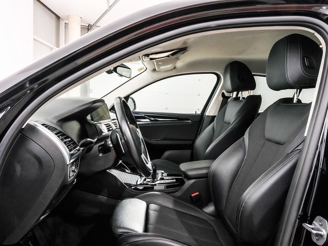 BMW X4 xDrive20d color Negro. Año 2020. 140KW(190CV). Diésel. En concesionario Oliva Motor Tarragona de Tarragona