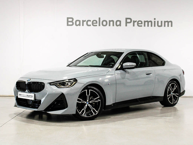 BMW Serie 2 220d Coupe color Gris. Año 2024. 140KW(190CV). Diésel. En concesionario Barcelona Premium -- GRAN VIA de Barcelona