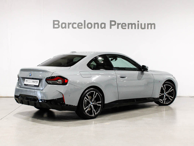 BMW Serie 2 220d Coupe color Gris. Año 2024. 140KW(190CV). Diésel. En concesionario Barcelona Premium -- GRAN VIA de Barcelona