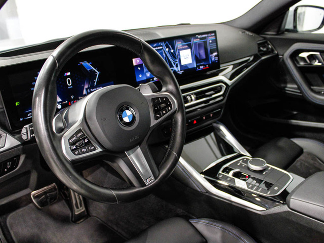 BMW Serie 2 220d Coupe color Gris. Año 2024. 140KW(190CV). Diésel. En concesionario Barcelona Premium -- GRAN VIA de Barcelona