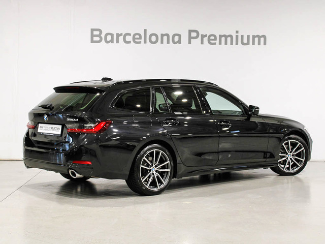 BMW Serie 3 320d Touring color Negro. Año 2024. 140KW(190CV). Diésel. En concesionario Barcelona Premium -- GRAN VIA de Barcelona