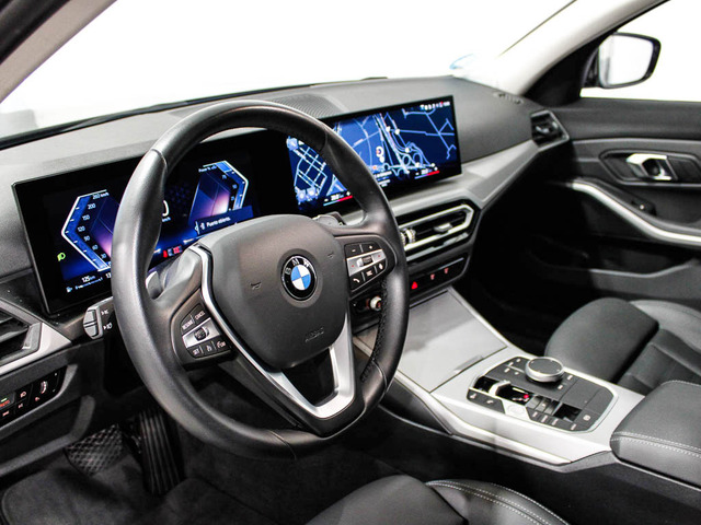 BMW Serie 3 320d Touring color Negro. Año 2024. 140KW(190CV). Diésel. En concesionario Barcelona Premium -- GRAN VIA de Barcelona