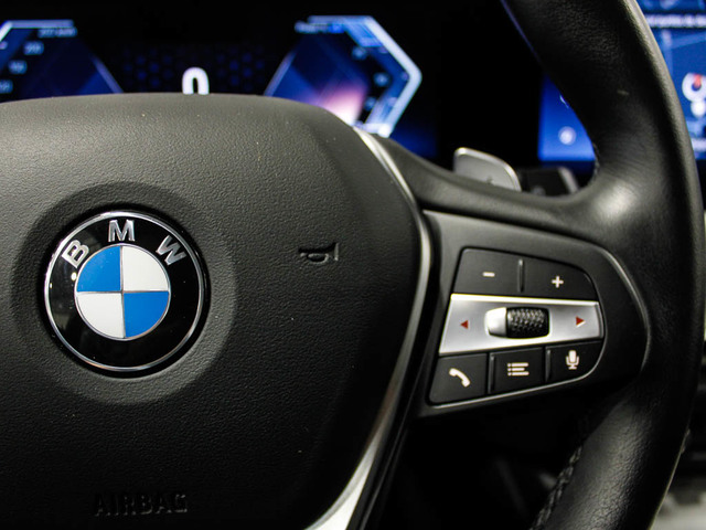 BMW Serie 3 320d Touring color Negro. Año 2024. 140KW(190CV). Diésel. En concesionario Barcelona Premium -- GRAN VIA de Barcelona
