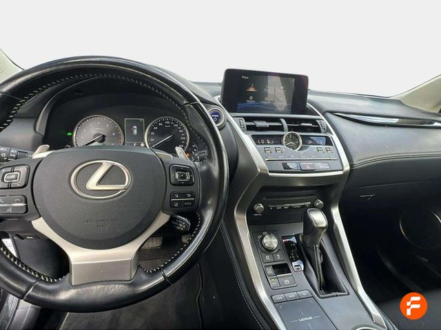 Foto 12 Lexus NX 300h Executive Navigation 145 kW (197 CV)