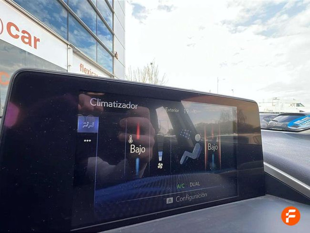 Foto 15 Lexus NX 300h Executive Navigation 145 kW (197 CV)