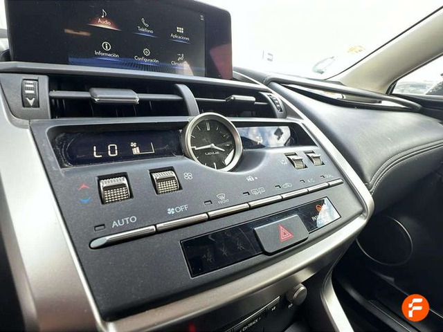 Foto 17 Lexus NX 300h Executive Navigation 145 kW (197 CV)
