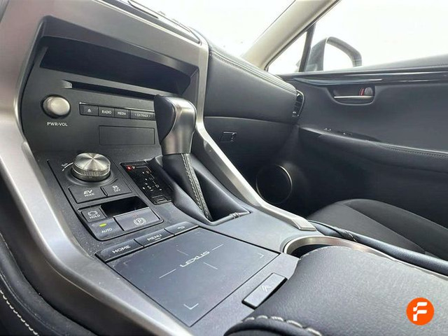 Foto 19 Lexus NX 300h Executive Navigation 145 kW (197 CV)