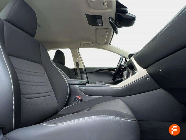 Foto 20 Lexus NX 300h Executive Navigation 145 kW (197 CV)