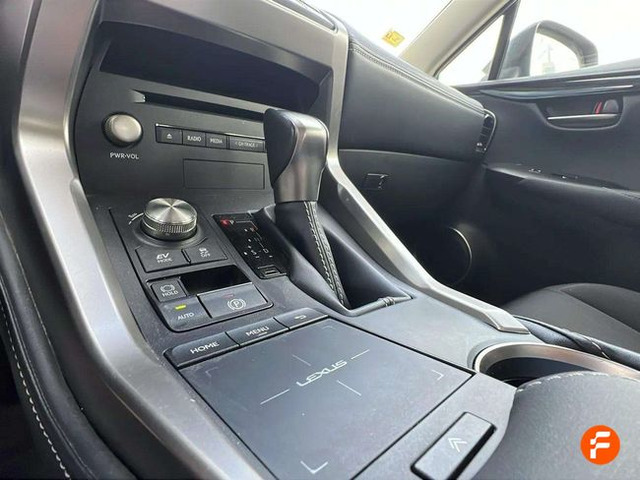 Foto 24 Lexus NX 300h Executive Navigation 145 kW (197 CV)