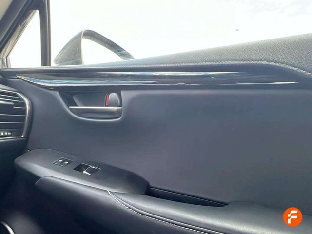 Foto 29 Lexus NX 300h Executive Navigation 145 kW (197 CV)