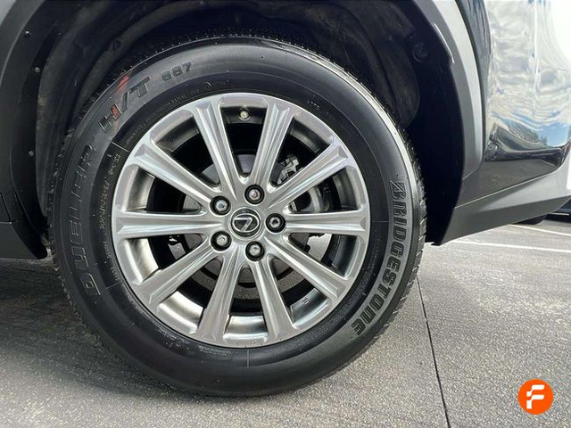 Foto 32 Lexus NX 300h Executive Navigation 145 kW (197 CV)