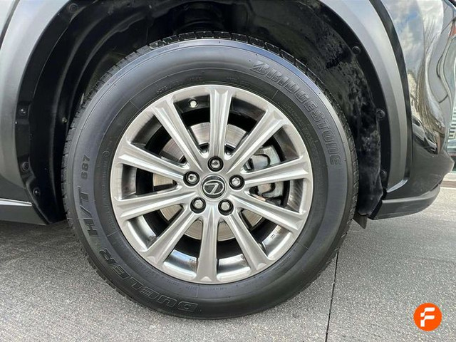 Foto 34 Lexus NX 300h Executive Navigation 145 kW (197 CV)