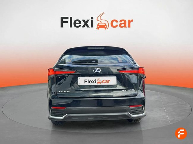 Foto 39 Lexus NX 300h Executive Navigation 145 kW (197 CV)