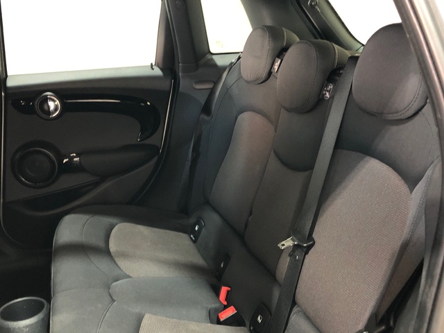 fotoG 8 del MINI MINI 5 Puertas Cooper 100 kW (136 CV) 136cv Gasolina del 2023 en Madrid