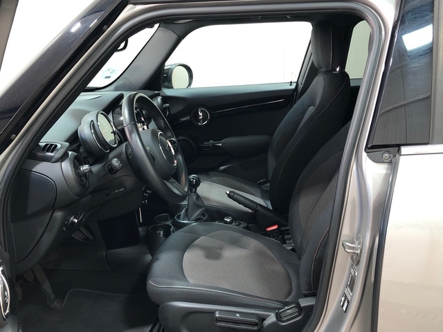 fotoG 18 del MINI MINI 5 Puertas Cooper 100 kW (136 CV) 136cv Gasolina del 2023 en Madrid