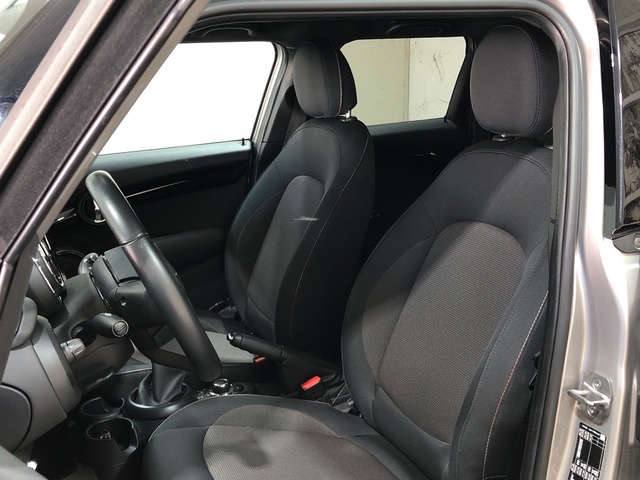 fotoG 19 del MINI MINI 5 Puertas Cooper 100 kW (136 CV) 136cv Gasolina del 2023 en Madrid