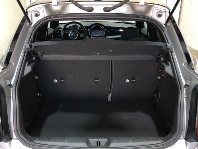 fotoG 12 del MINI MINI 5 Puertas Cooper 100 kW (136 CV) 136cv Gasolina del 2023 en Madrid