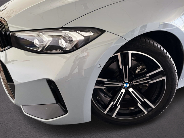 BMW Serie 3 320d color Gris. Año 2024. 140KW(190CV). Diésel. En concesionario Murcia Premium S.L. AV DEL ROCIO de Murcia