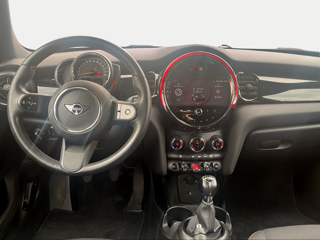 fotoG 6 del MINI MINI 5 Puertas Cooper 100 kW (136 CV) 136cv Gasolina del 2023 en Granada