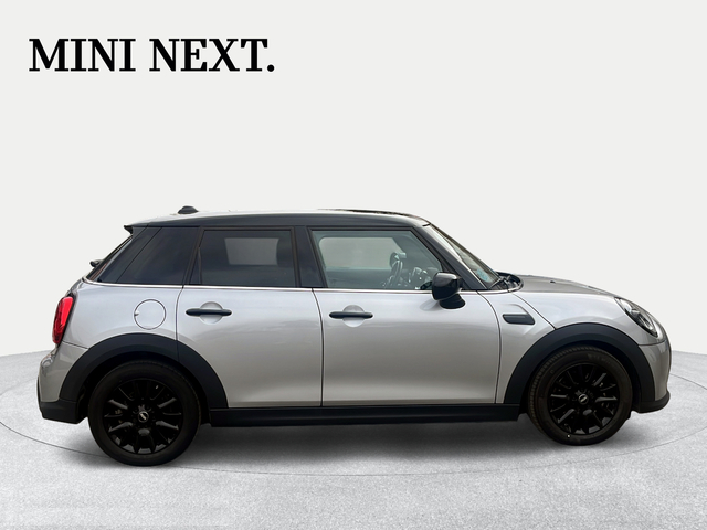 fotoG 10 del MINI MINI 5 Puertas Cooper 100 kW (136 CV) 136cv Gasolina del 2023 en Granada