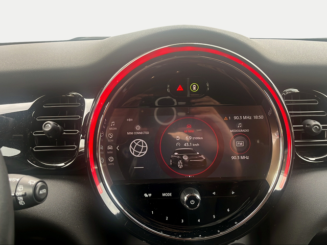 fotoG 14 del MINI MINI 5 Puertas Cooper 100 kW (136 CV) 136cv Gasolina del 2023 en Granada