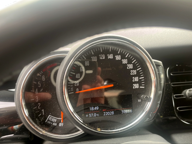 fotoG 15 del MINI MINI 5 Puertas Cooper 100 kW (136 CV) 136cv Gasolina del 2023 en Granada