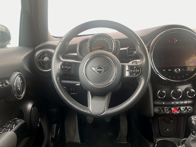 fotoG 17 del MINI MINI 5 Puertas Cooper 100 kW (136 CV) 136cv Gasolina del 2023 en Granada