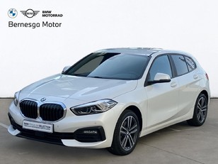 Fotos de BMW Serie 1 118d color Blanco. Año 2021. 110KW(150CV). Diésel. En concesionario Bernesga Motor León (Bmw y Mini) de León