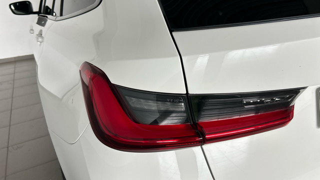 BMW Serie 3 318d Touring color Blanco. Año 2021. 110KW(150CV). Diésel. En concesionario BYmyCAR Madrid - Alcalá de Madrid