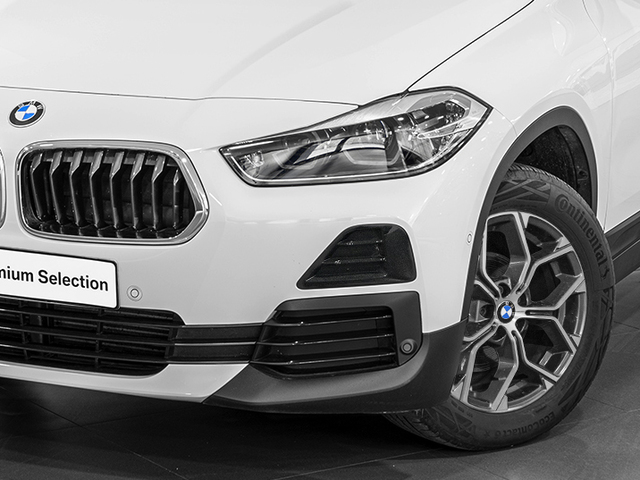 BMW X2 xDrive25e color Blanco. Año 2022. 162KW(220CV). Híbrido Electro/Gasolina. En concesionario Caetano Cuzco, Alcalá de Madrid