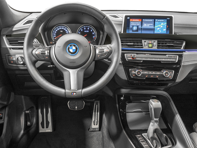 BMW X2 xDrive25e color Blanco. Año 2022. 162KW(220CV). Híbrido Electro/Gasolina. En concesionario Caetano Cuzco, Alcalá de Madrid