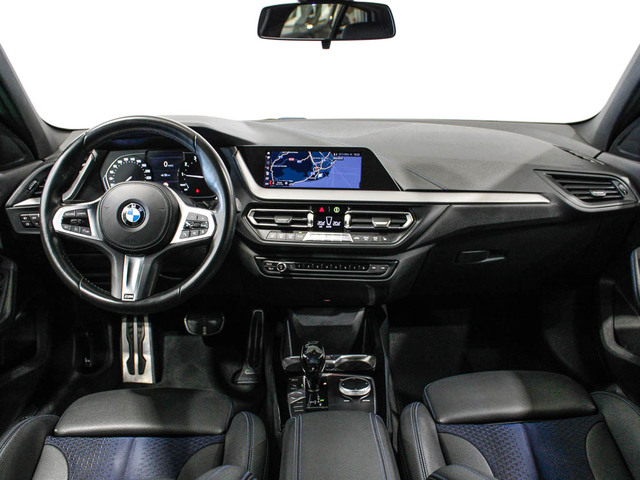 BMW Serie 1 118i color Blanco. Año 2020. 103KW(140CV). Gasolina. En concesionario Barcelona Premium -- GRAN VIA de Barcelona