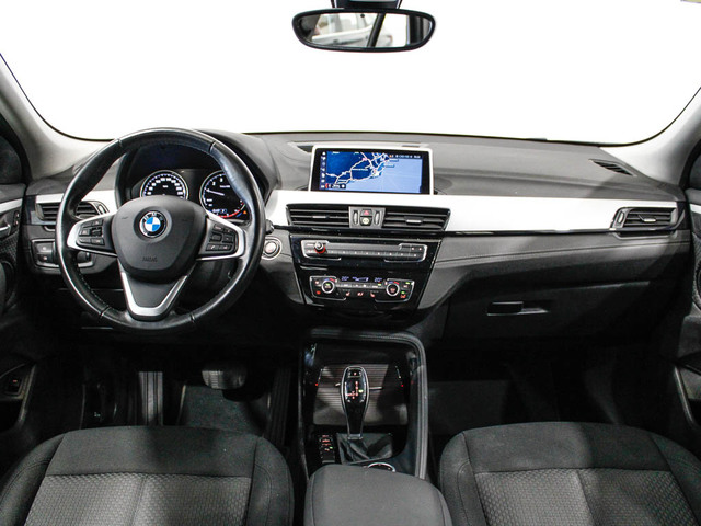 BMW X2 sDrive18i color Gris Plata. Año 2020. 103KW(140CV). Gasolina. En concesionario Barcelona Premium -- GRAN VIA de Barcelona