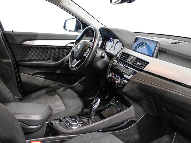 BMW X2 sDrive18i color Gris Plata. Año 2020. 103KW(140CV). Gasolina. En concesionario Barcelona Premium -- GRAN VIA de Barcelona