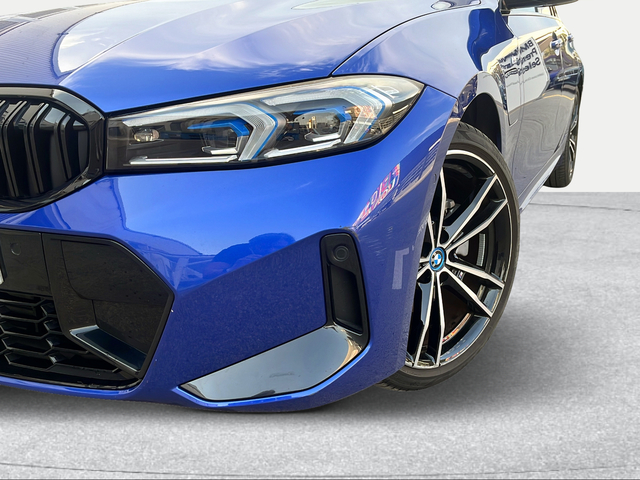 BMW Serie 3 330e Touring color Azul. Año 2024. 215KW(292CV). Híbrido Electro/Gasolina. En concesionario Ilbira Motor | Granada de Granada