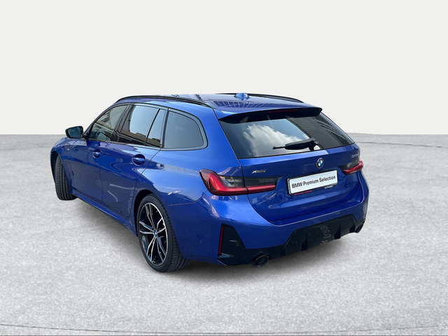 BMW Serie 3 330e Touring color Azul. Año 2024. 215KW(292CV). Híbrido Electro/Gasolina. En concesionario Ilbira Motor | Granada de Granada