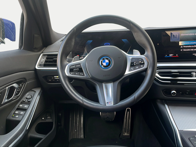 BMW Serie 3 330e Touring color Azul. Año 2024. 215KW(292CV). Híbrido Electro/Gasolina. En concesionario Ilbira Motor | Granada de Granada